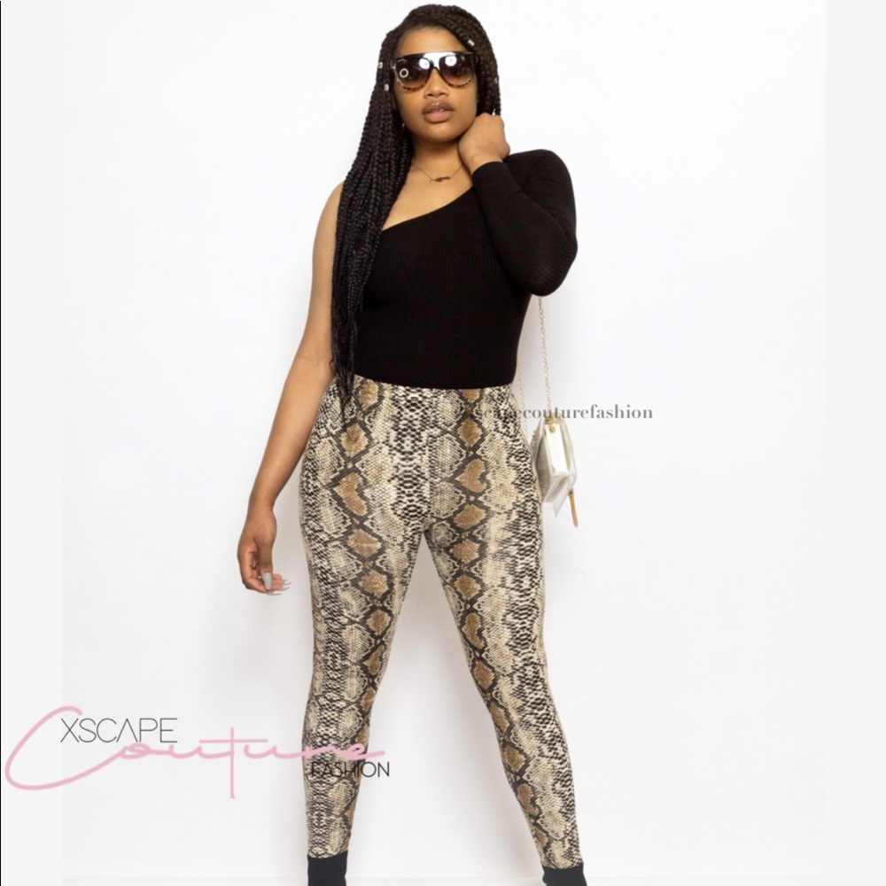 Snake print leggings